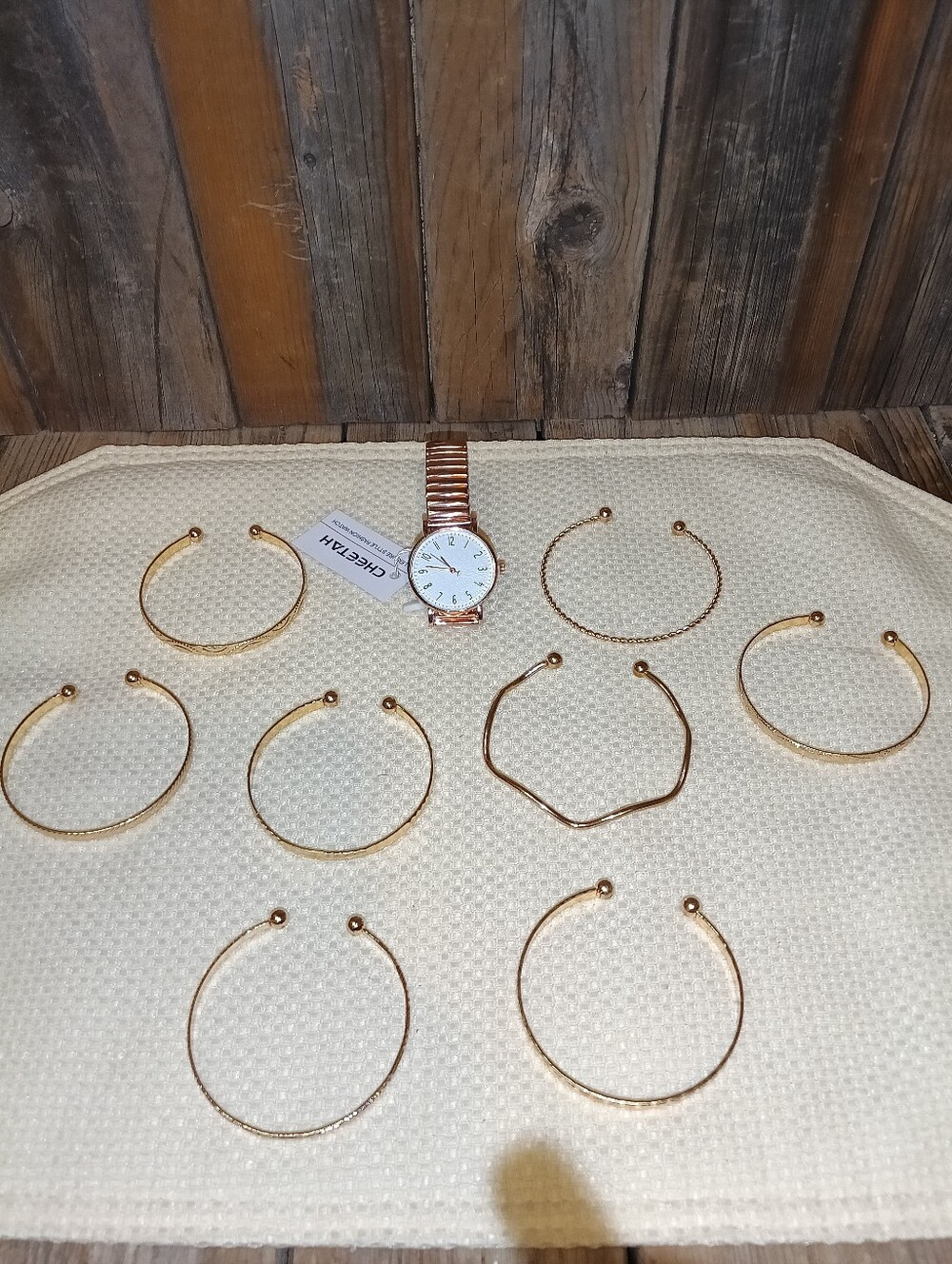 Beautiful Watch Set - Picture 3 of 8